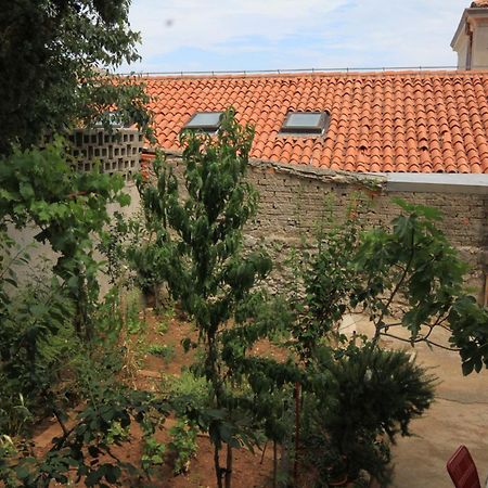 Apartments And Rooms With Parking Space Mali Lošinj Esterno foto