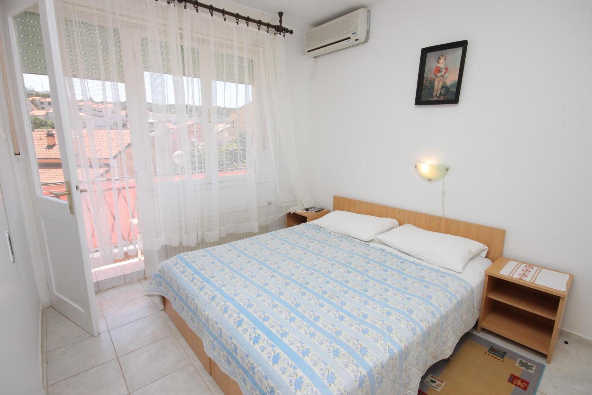 Apartments And Rooms With Parking Space Mali Lošinj Esterno foto