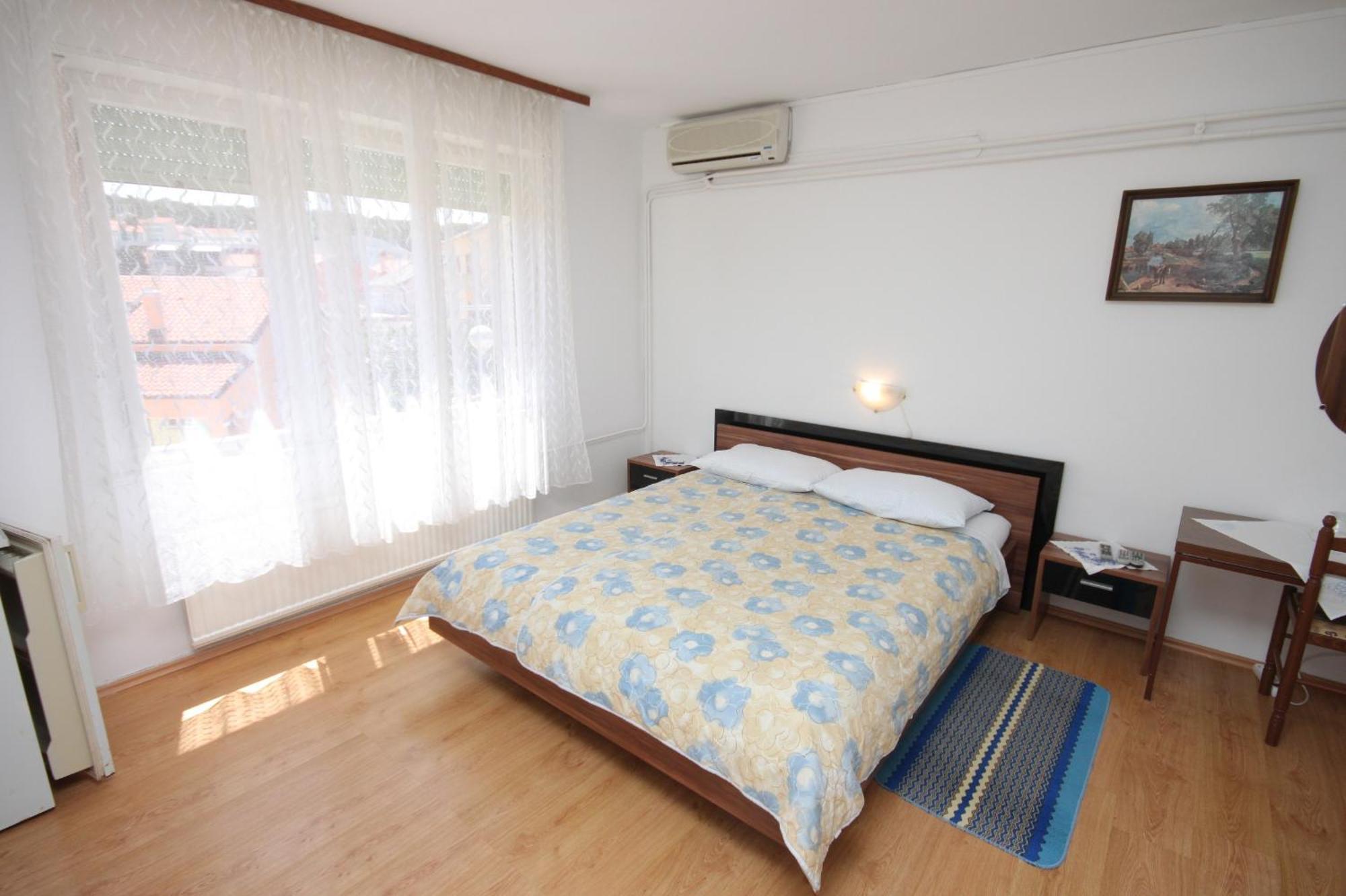 Apartments And Rooms With Parking Space Mali Lošinj Esterno foto