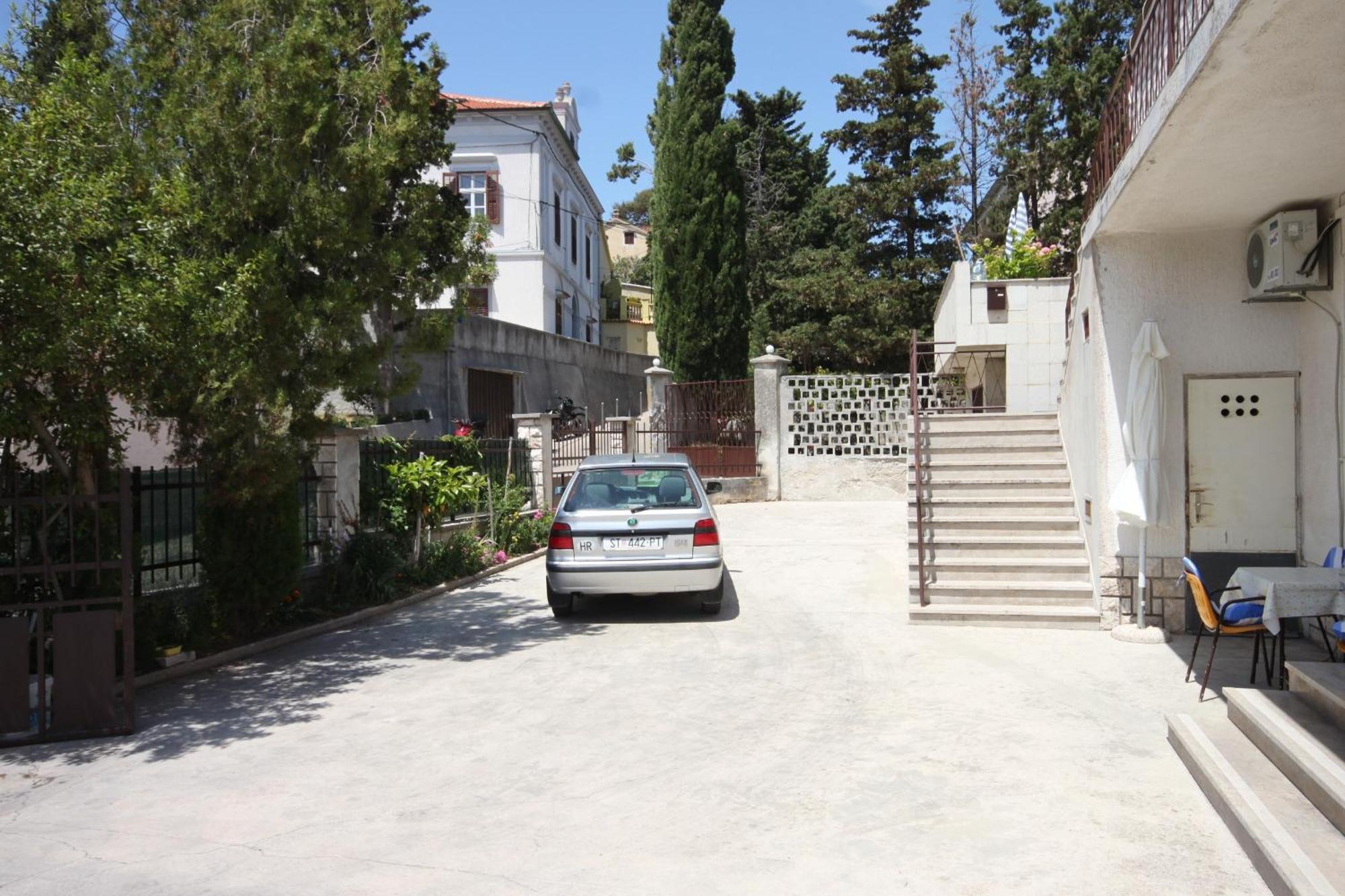 Apartments And Rooms With Parking Space Mali Lošinj Esterno foto