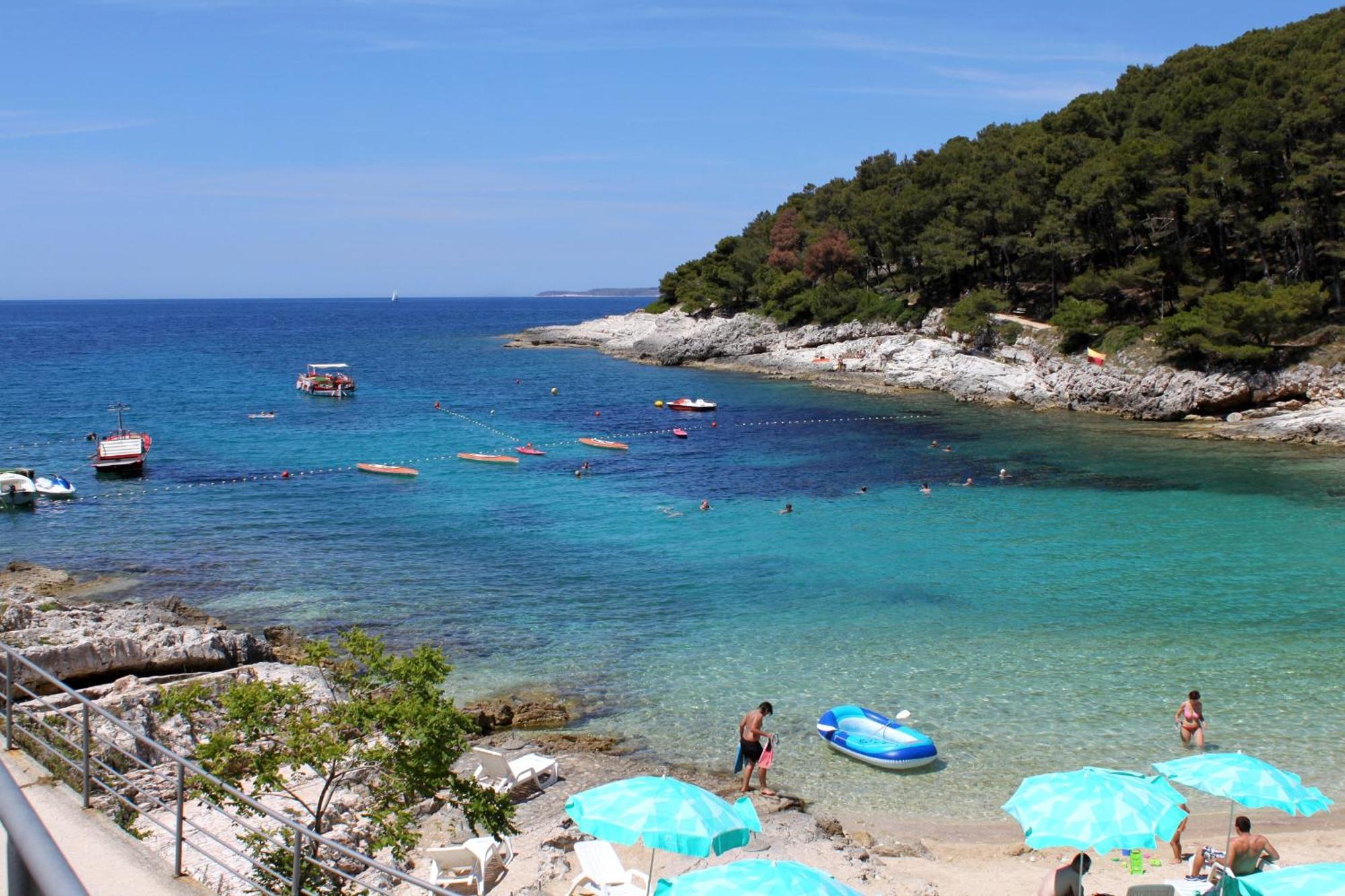 Apartments And Rooms With Parking Space Mali Lošinj Esterno foto