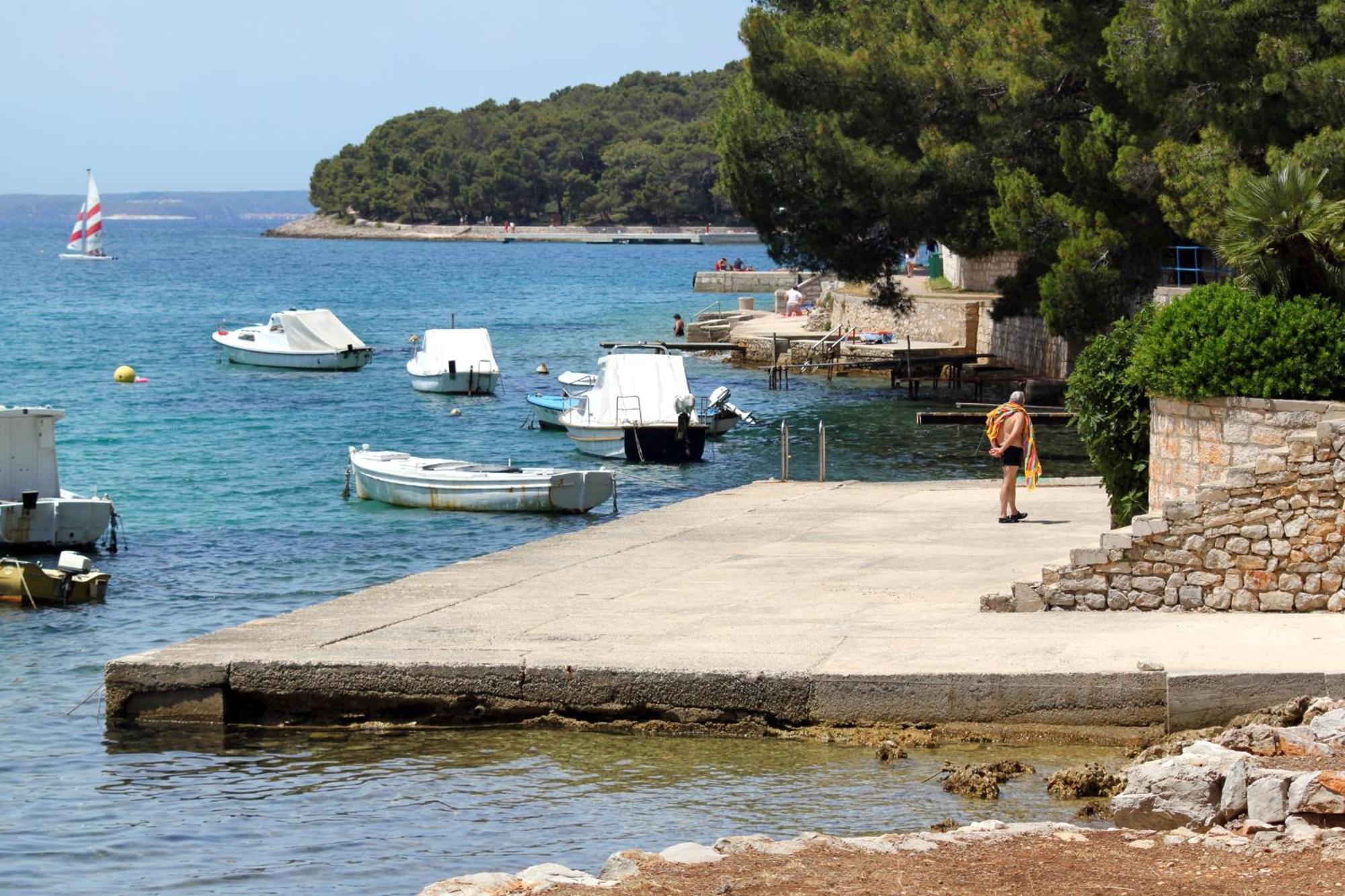 Apartments And Rooms With Parking Space Mali Lošinj Esterno foto
