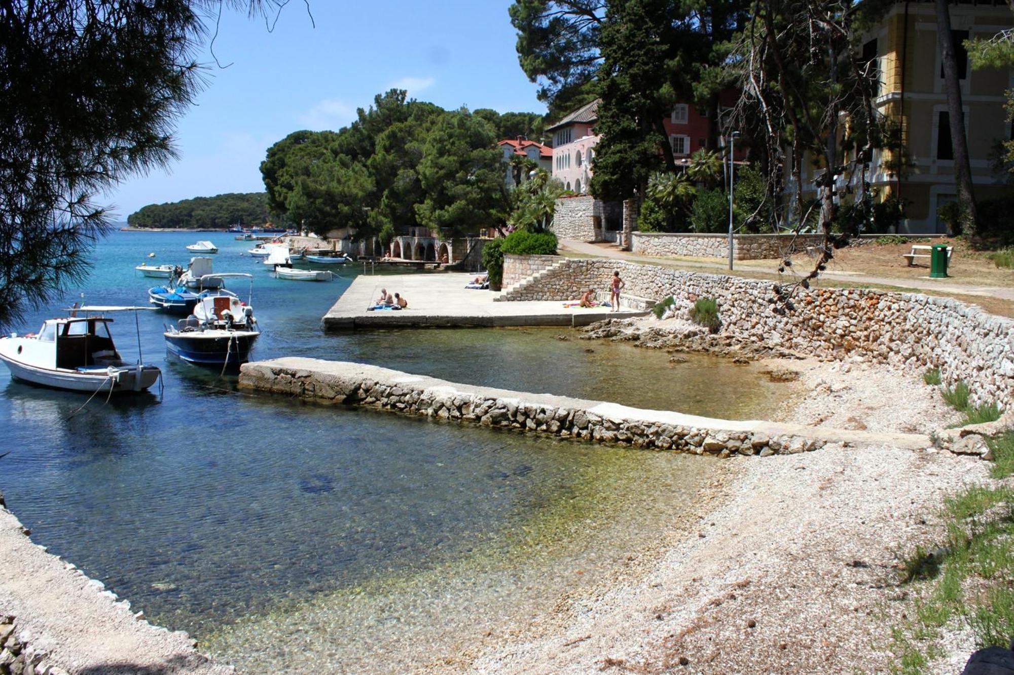 Apartments And Rooms With Parking Space Mali Lošinj Esterno foto