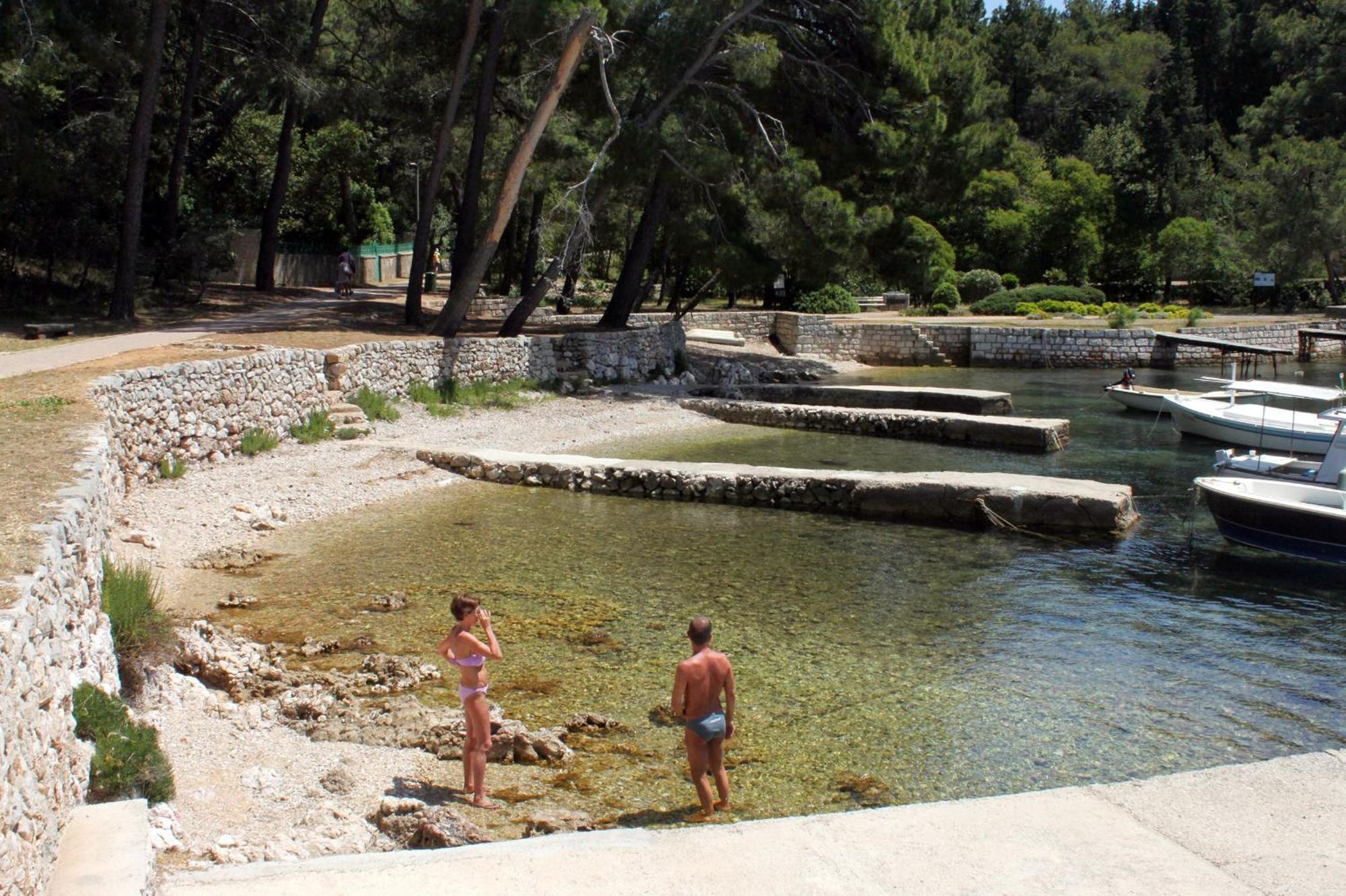 Apartments And Rooms With Parking Space Mali Lošinj Esterno foto